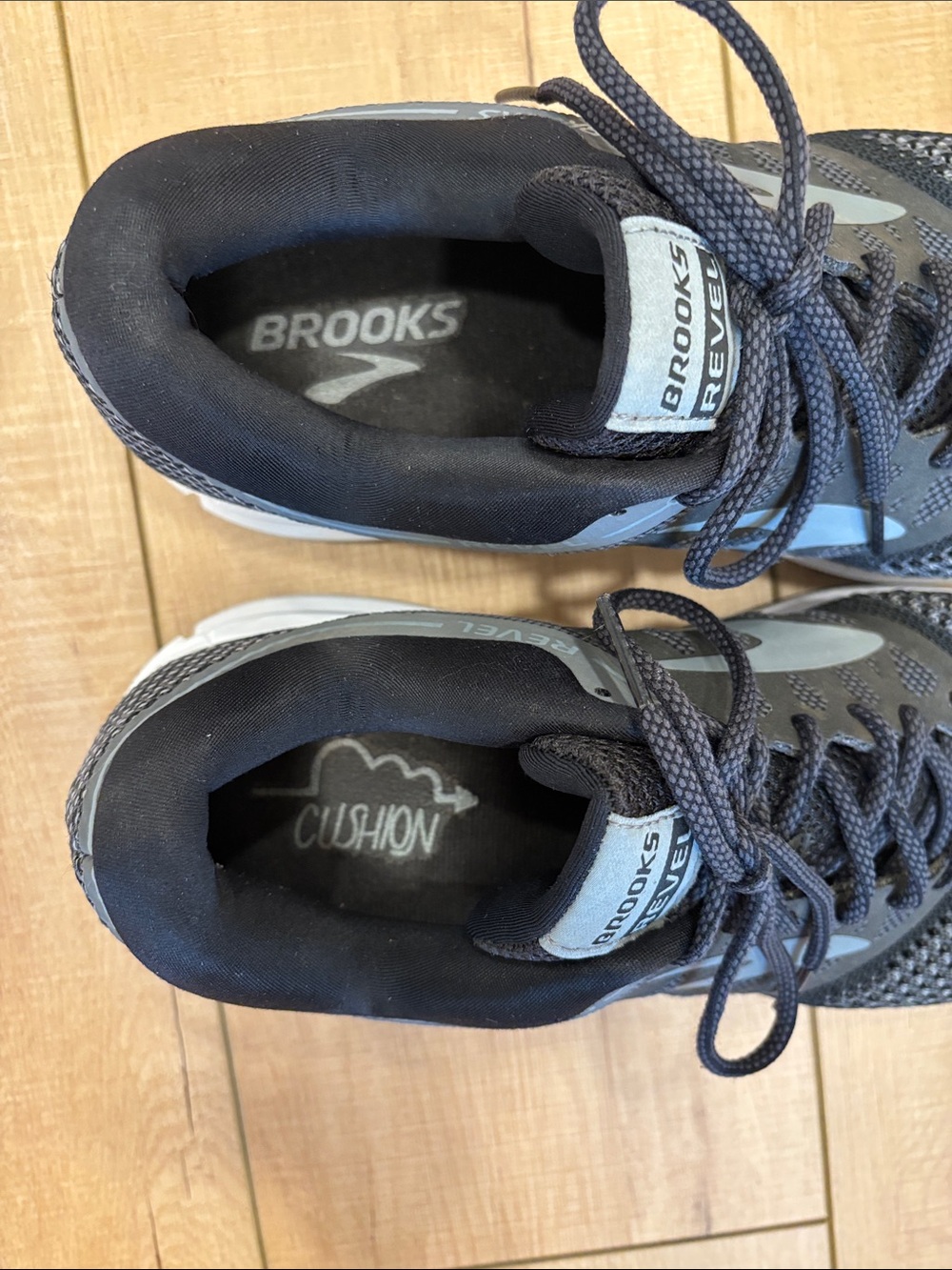 Brooks Revel Black & Gray Men's Running Shoes - Picture 5 of 10